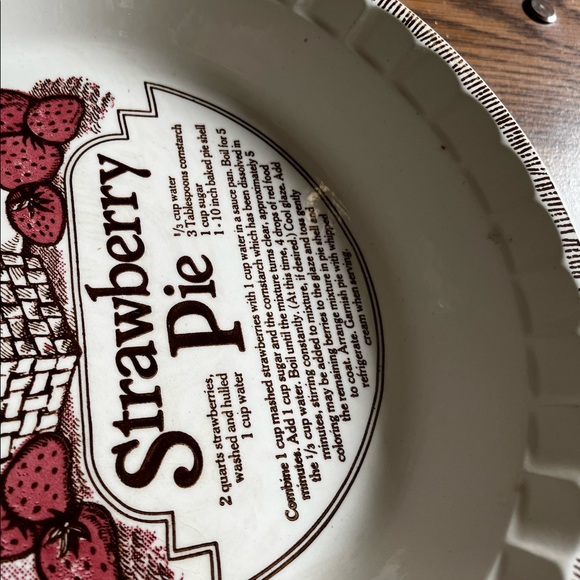 Vintage Strawberry pie dish - Picture 7 of 10